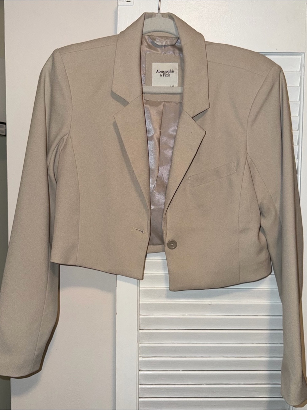 Abercrombie & Fitch Women's Cropped Taupe Blazer